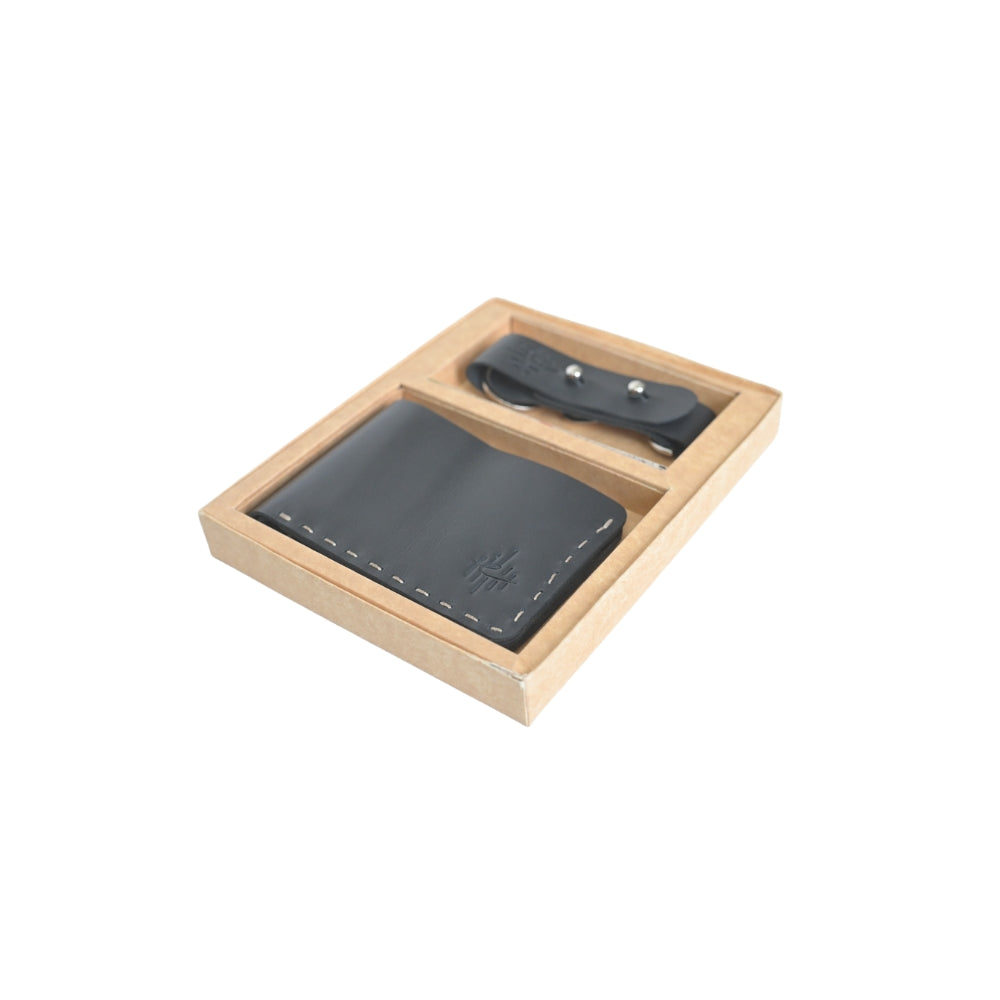 Handmade Black Cowhide Leather Wallet: Minimalist Design